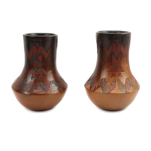NO RESERVE - Lorraine Williams - Pair of Navajo Redward Vases c. 1990-2000s (P91914C-0223-007)