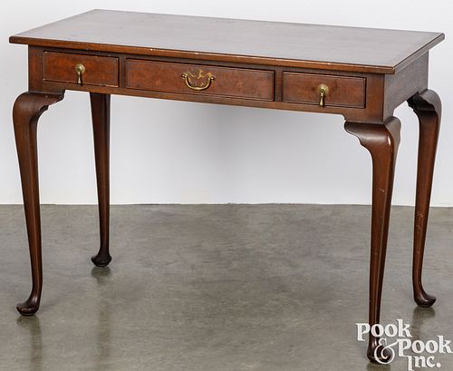 Kittinger Queen Anne style desk