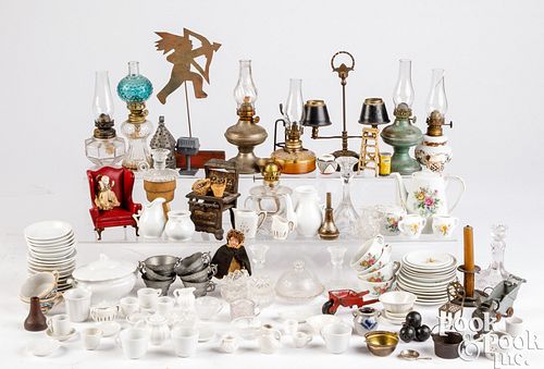 Large group of miniature accessories