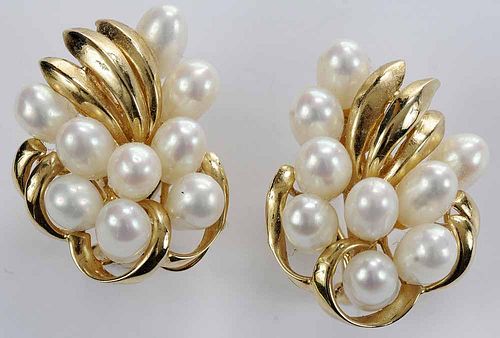 14kt. Pearl Earrings