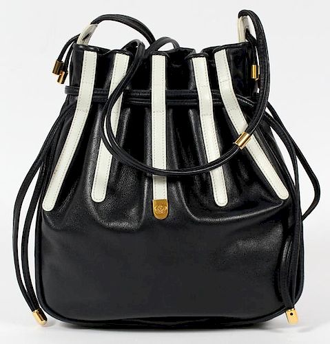 GUCCI NAVY AND WHITE LEATHER BAG