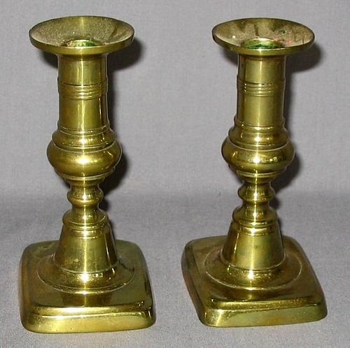 AMERICAN ANTIQUE PUSH-UP STYLE BRASS CANDLESTICKS