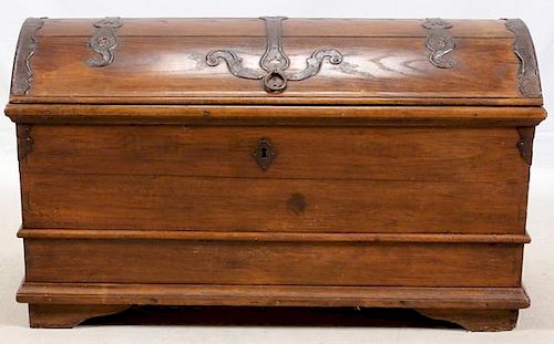 CONTINENTAL DOME-TOP PINE CHEST 19TH C.