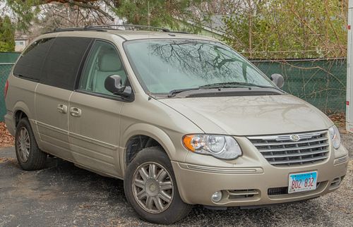 2007 Chrysler Town and Country Limited Mini Van