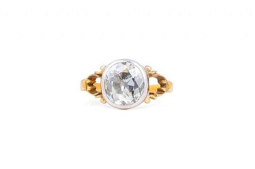 An Antique Gold and Diamond Ring