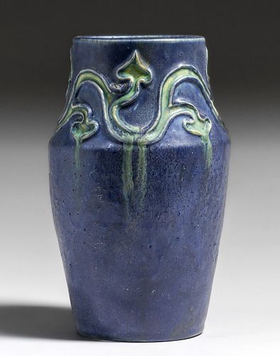 Arequipa Pottery Large Squeeze-Bag Decorated Vase c1912-1913