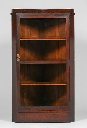 Gustav Stickley Corner Cabinet c1912-1915