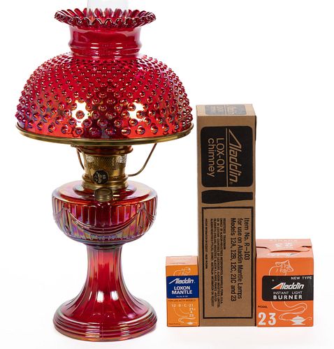 ALADDIN / FENTON SHORT LINCOLN DRAPE CARNIVAL GLASS KEROSENE STAND LAMP