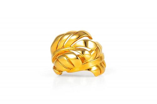 A Chanel "Plume 1932" Gold Ring