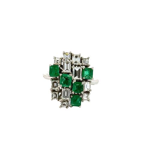 2.80 Ctw in Emerald and Diamonds 18k Gold Ring