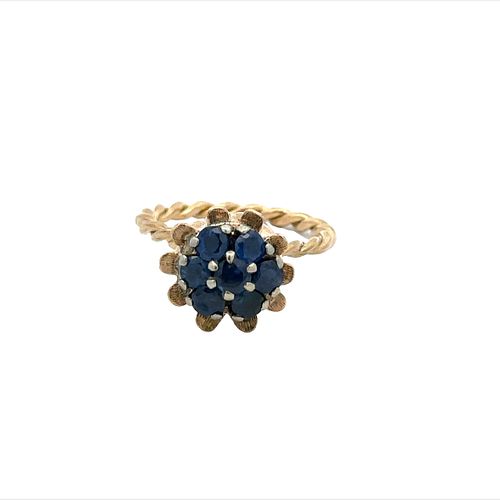 14k yellow Gold Flower Ring with Sapphires