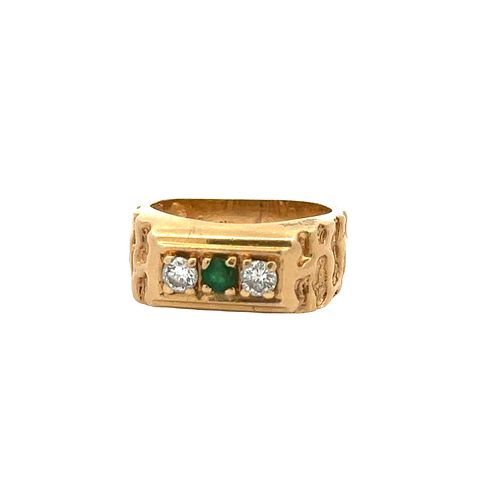 14k Gold ring with Emerlad and Diamonds