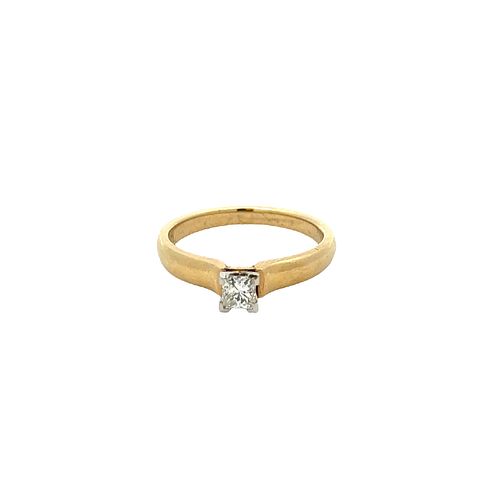 14kt Gold Engagment Ring with Princess cut Diamond