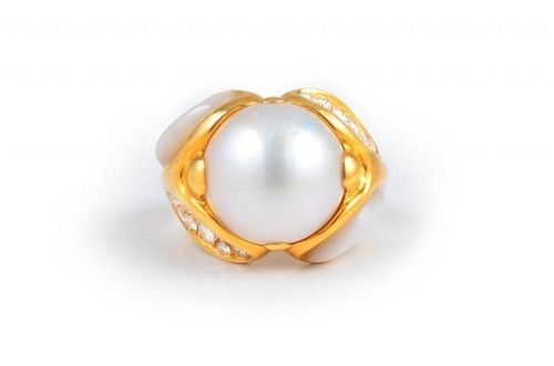 A Marina B Classic Pearl and Diamond Maha Ring