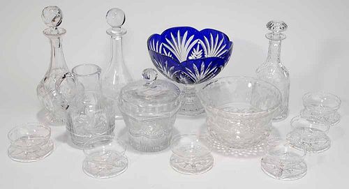Fifteen Pieces of Assorted Glass
