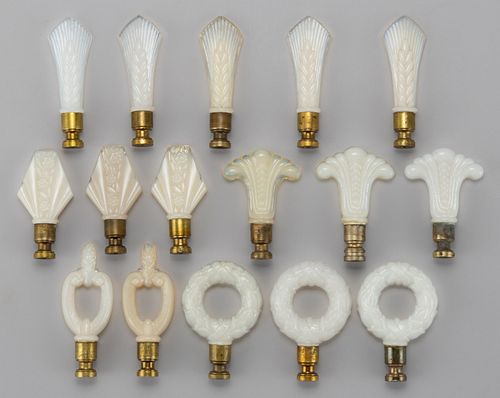 ALADDIN ALACITE AND OPALESCENT GLASS ELECTRIC LAMP FINIALS, LOT OF 16