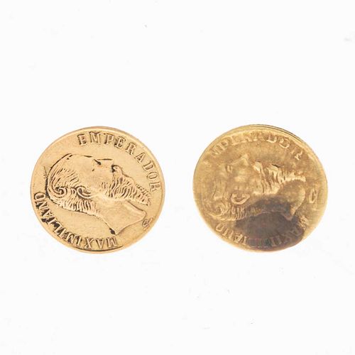 Par de broqueles con monedas contrahechas en oro amarillo de 14k. Peso: 1.3 g.