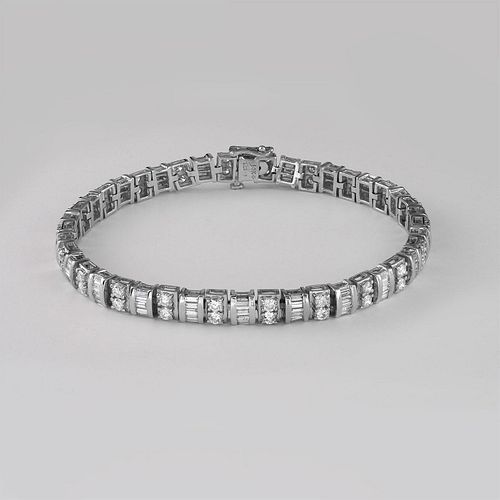 14k White Gold Baguette Diamond Bracelet, 8.00ct