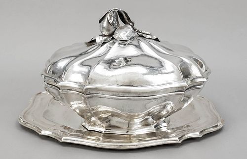 Large oval lidded bowl on tray, Portugal, 20th century, hallmark Porto, maker's mark David Ferreira, silver 833/000, fit curved form, tray with domed 