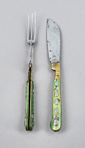 Two-piece travel cutlery, German, around 1800, knife and fork, green dyed leg handles with applications, folding, blade signed AK for Abraham Kaymer, 