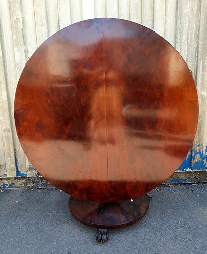 19th century flame mahogany breakfast table on pedestal base, 136cm diameter,