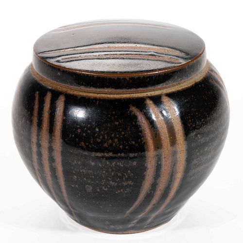 PHIL ROGERS (WELSH, 1951-2020) STUDIO POTTERY STONEWARE COVERED JAR