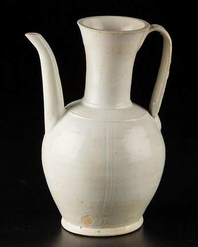 ANTIQUE Chinese White Glaze YingQing Wine pot, SONG period. 8" high