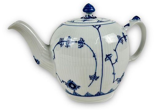 Royal Copenhagen Blue Fluted Plain 258 Teapot