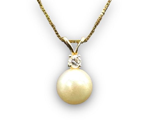 10K Gold Necklace w/ Pearl & Diamond Pendant
