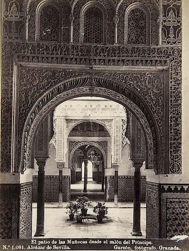 Sammlung mit 12 Albuminabzuegen von Motiven der Alhambra und Madrid. Ca. 20,5 x 15,5 bis 23,5 x 17. Montiert auf Karton (ca. 