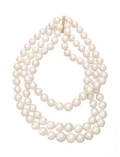 South Sea Pearl (11.5-13.5mm) 18kt Gold Triple Strand Necklace, Dia. 17'' 306g