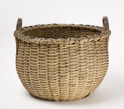 Gathering Basket in Oyster White Paint