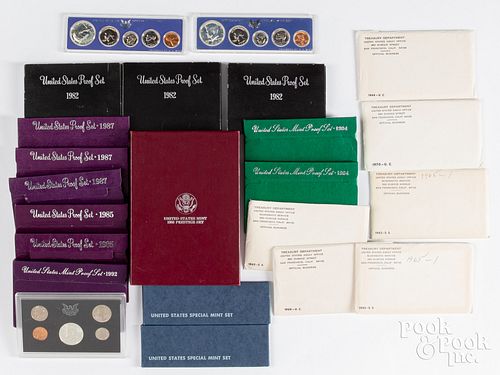 US coin sets, including eleven from 1965-1970