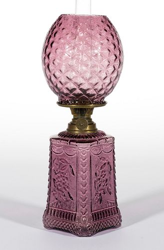 EMBOSSED BERRY AND FLORAL PANELS MINIATURE LAMP