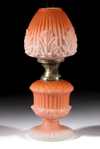 RIB AND ACANTHUS LEAF PATTERNED MINIATURE LAMP