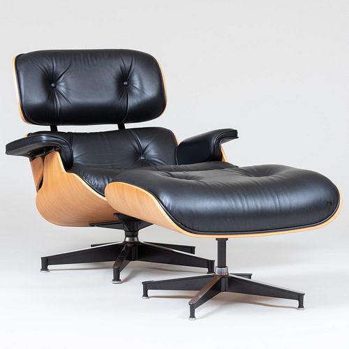 Charles and Ray Eames for Herman Miller Walnut and Leather Upholstered '670' Lounge Chair and '671' Ottoman