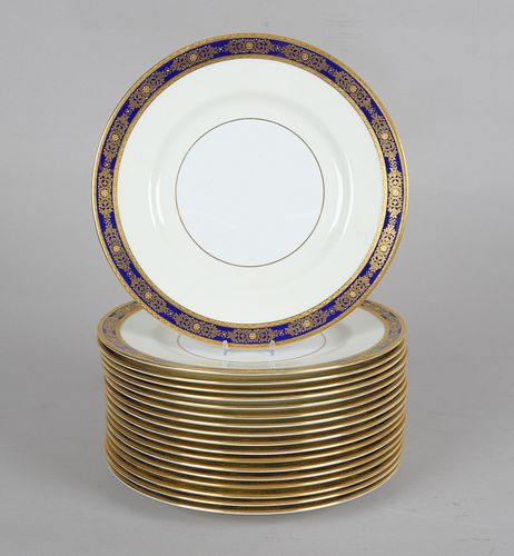 A Set of Eighteen Dinner Plates, Minton