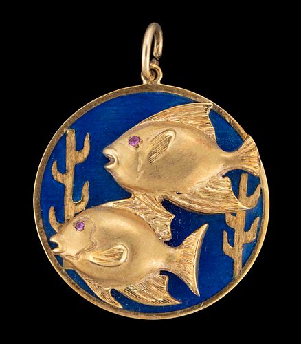 VINTAGE 18K YELLOW GOLD AND ENAMELED FIGURAL FISH PENDANT