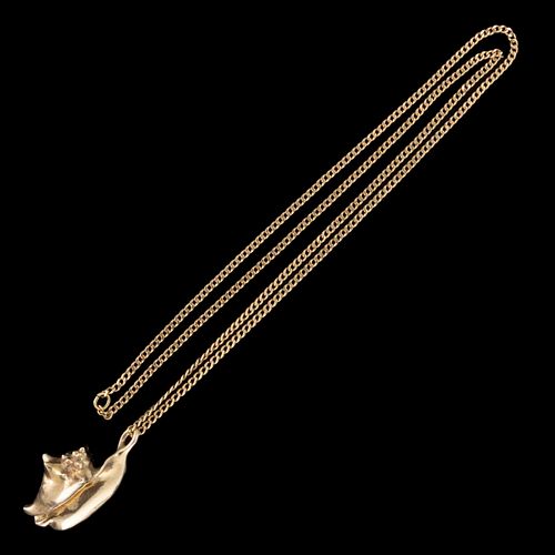 VINTAGE PETER JOHNSTON (AMERICAN-BORN BAHAMIAN) 14K YELLOW GOLD FIGURAL CONCH SHELL PENDANT WITH 14K GOLD CHAIN