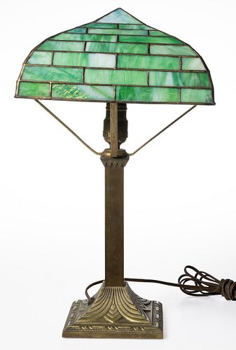 AMERICAN LEADED GLASS ELECTRIC TABLE LAMP