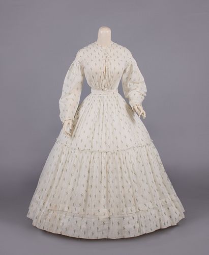 PRINTED COTTON MULL DAY DRESS, c. 1850