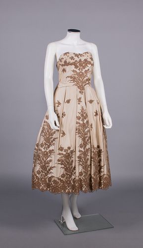 CEIL CHAPMAN SILK & LACE EVENING DRESS, AMERICA, 1950s
