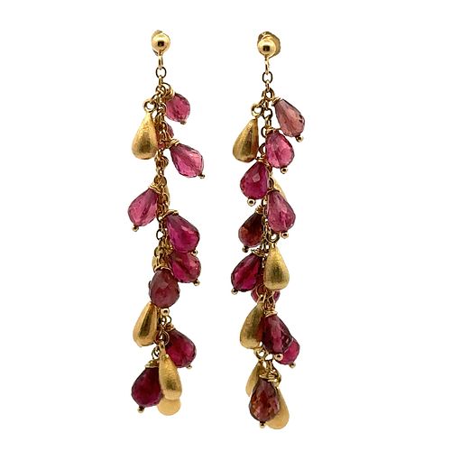Drop Earrings in 18k Gold with Rubies