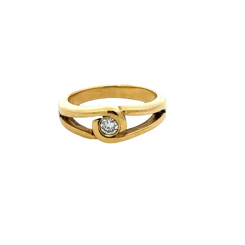 18k Gold solitare Ring