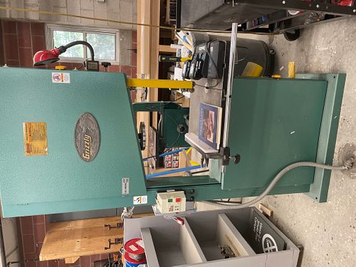 GRIZZLEY INDUSTRIAL BAND SAW G721224