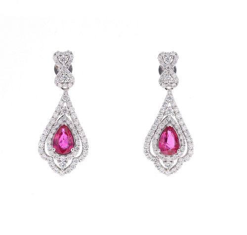 Stunning Sapphire & VS2 Diamond 18k Gold Earrings