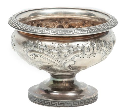 Bewlay & Co. (English) Retailed By Tiffany & Co. Sterling Silver Footed Bowl 20th C., H 4.5'' Dia. 6'' 14.14t oz