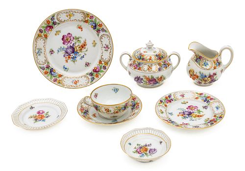 Schumann Dresden Porcelain Tea Set C. 1940, 35 pcs