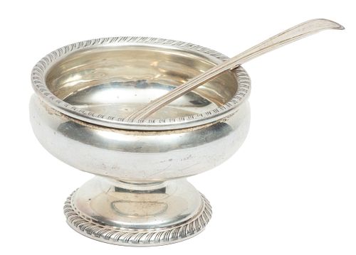 Frank Whiting Co Sterling Silver Open Salt Cellar And Spoon H 1.7'' Dia. 2.7'' 1.7t oz