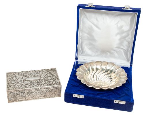 Silver Plate Jewelry Box +SIlver Round Dish C. 2003, H 2'' W 4'' L 6'' 91g 2 pcs
